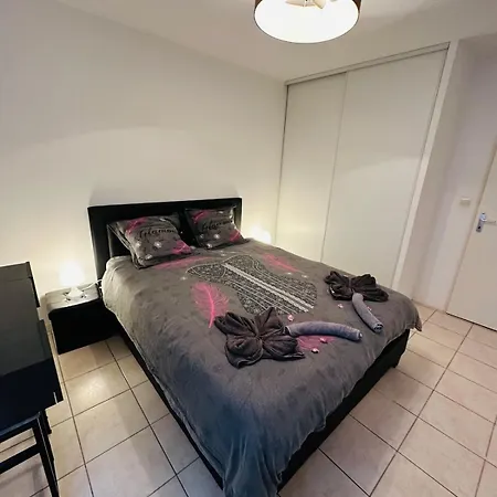 T2 Avec Piscine & Parking Proche Cite Medievale Apartman *