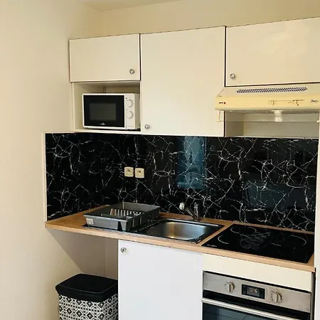 T2 Avec Piscine&parking Proche Cité Médiévale Apartamento *
